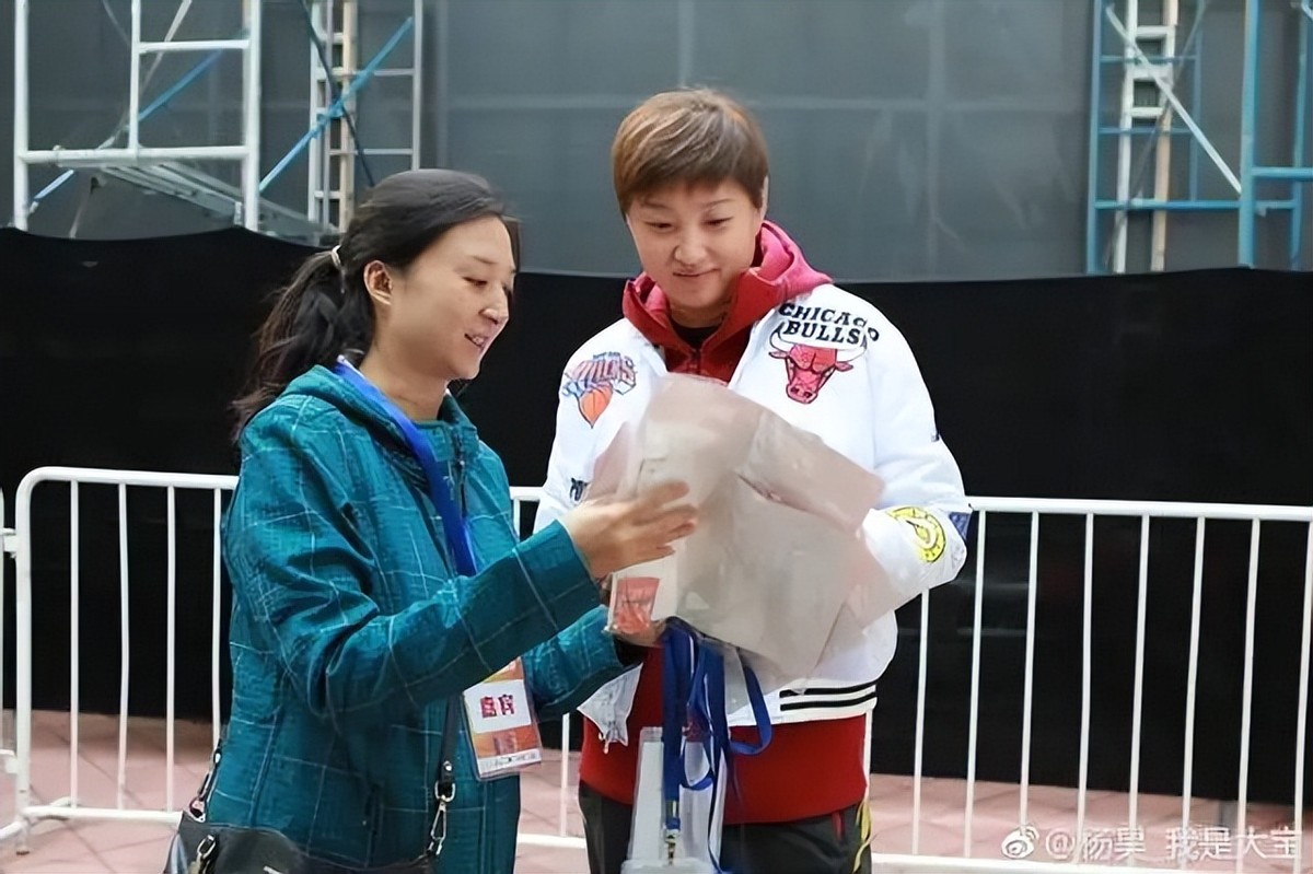 中国女排国手杨昊,中国女排杨昊和刘亚男