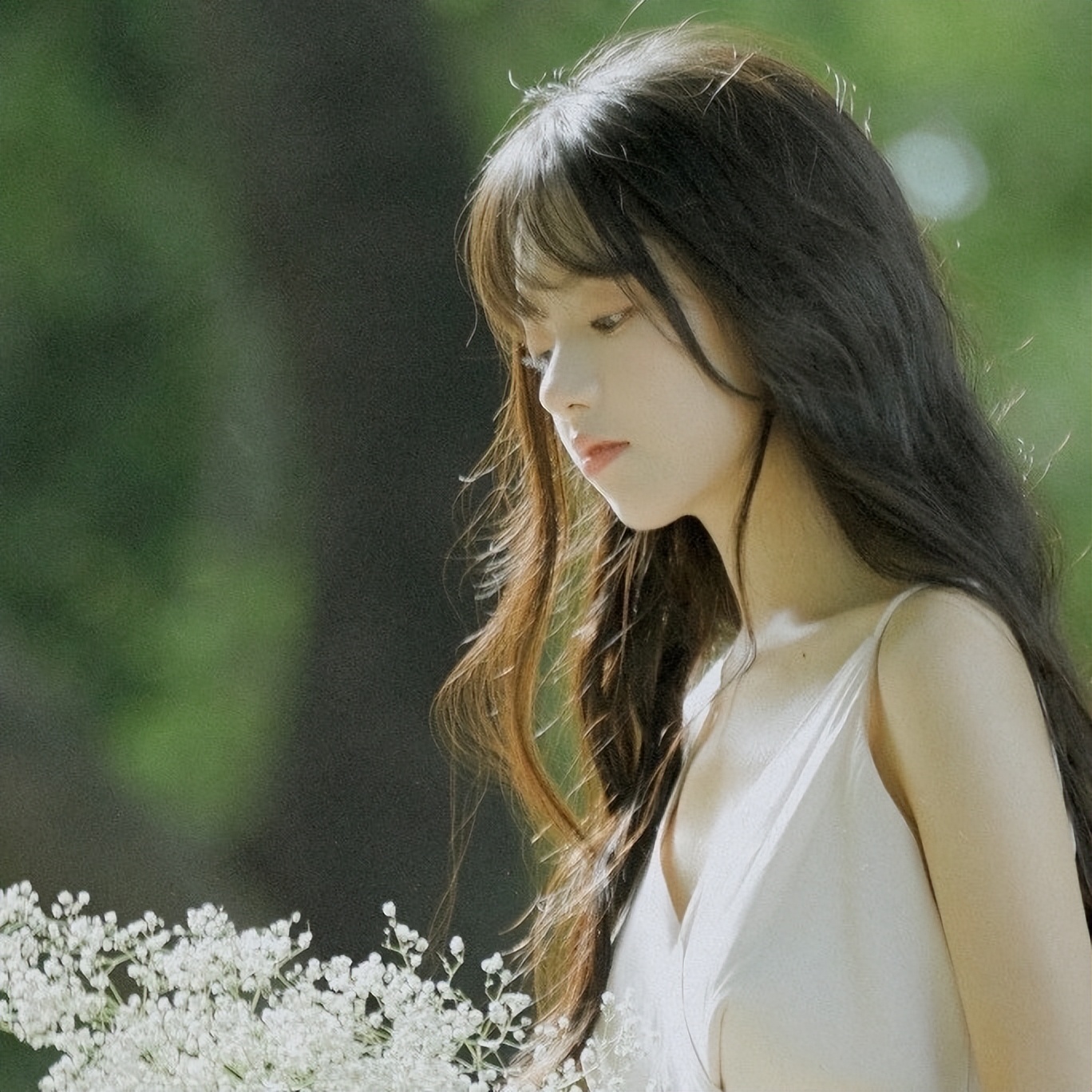 故事：吃了烹饪不当的菌子，我产生幻觉，抱着帅上司大叫“爷爷”