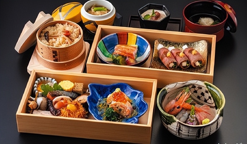 搭乘火车游日本,日本豪华观光列车