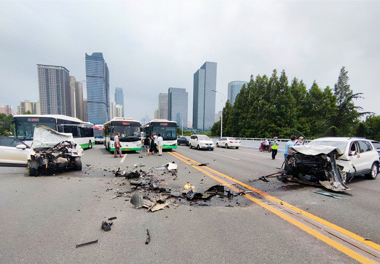 辽宁援鄂护士被撞身亡,辽宁护士死亡事件