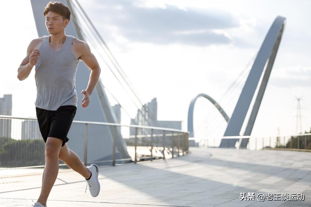 在健身房怎样练习跑步的基础训练,健身房跑步与室外跑步