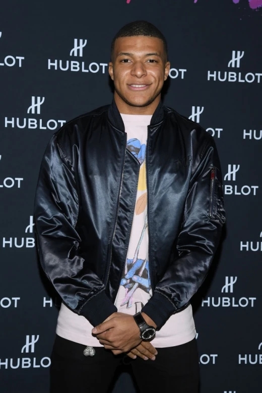 男表女戴的主打表款,男表女戴爱彼