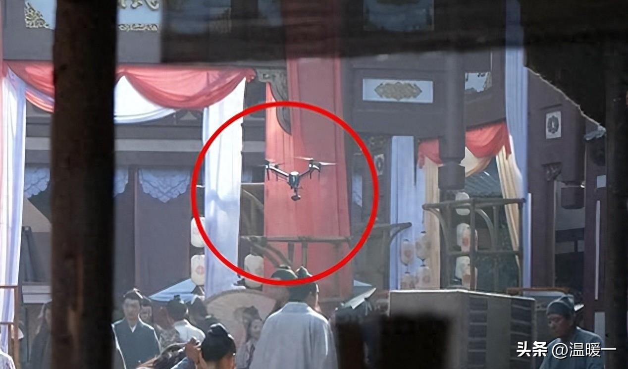 *绑捆**露大胸、台词胡来！这些“*辱侮**”观众的剧情，真把观众当呆子