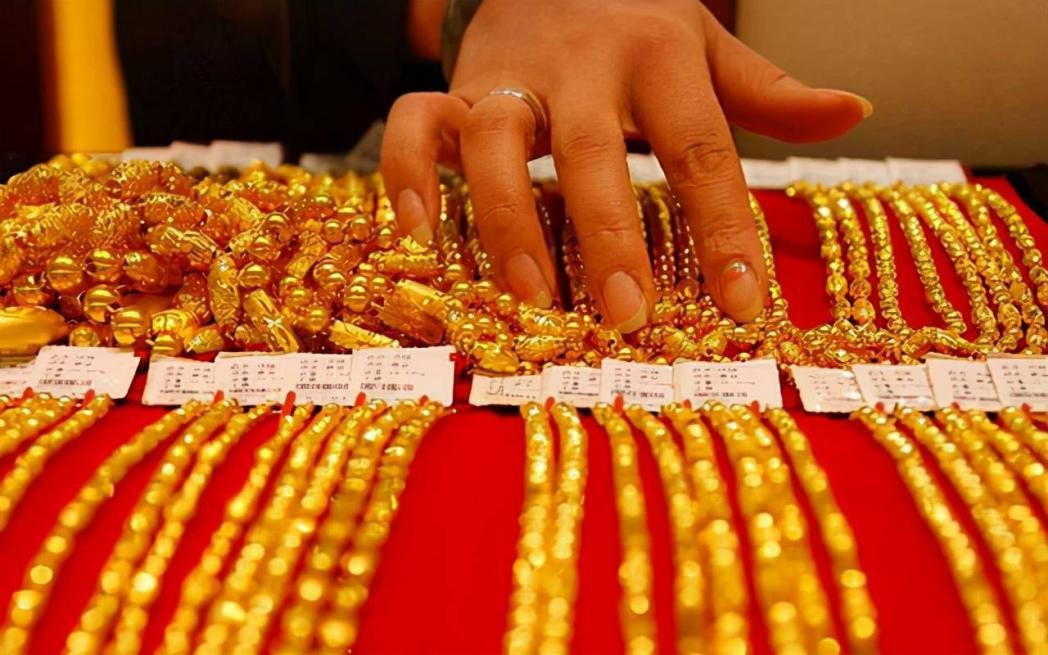 中美2024年金融战对黄金价格影响,华尔街大鳄对战中国大妈