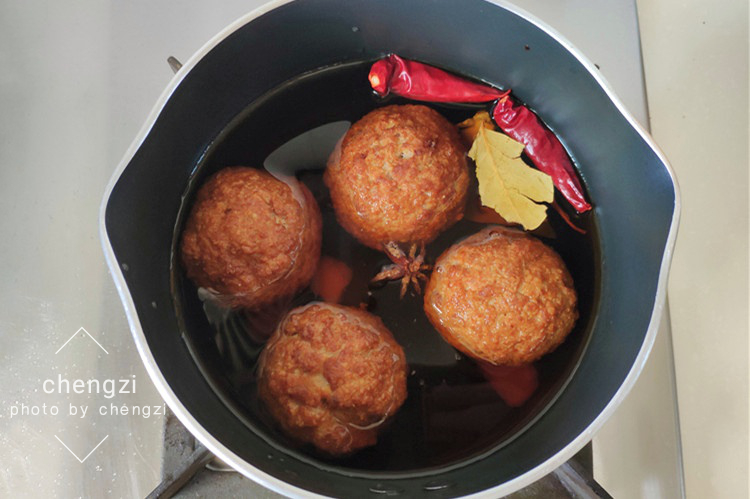 四喜丸子怎么做才有饭馆的味道,东北年夜饭16个硬菜四喜丸子