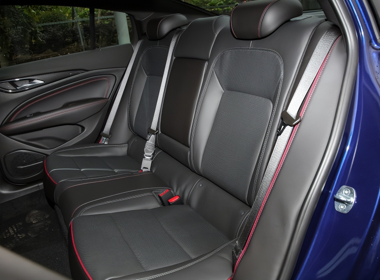 别克君威油耗车主视频,别克君威油耗异常增高