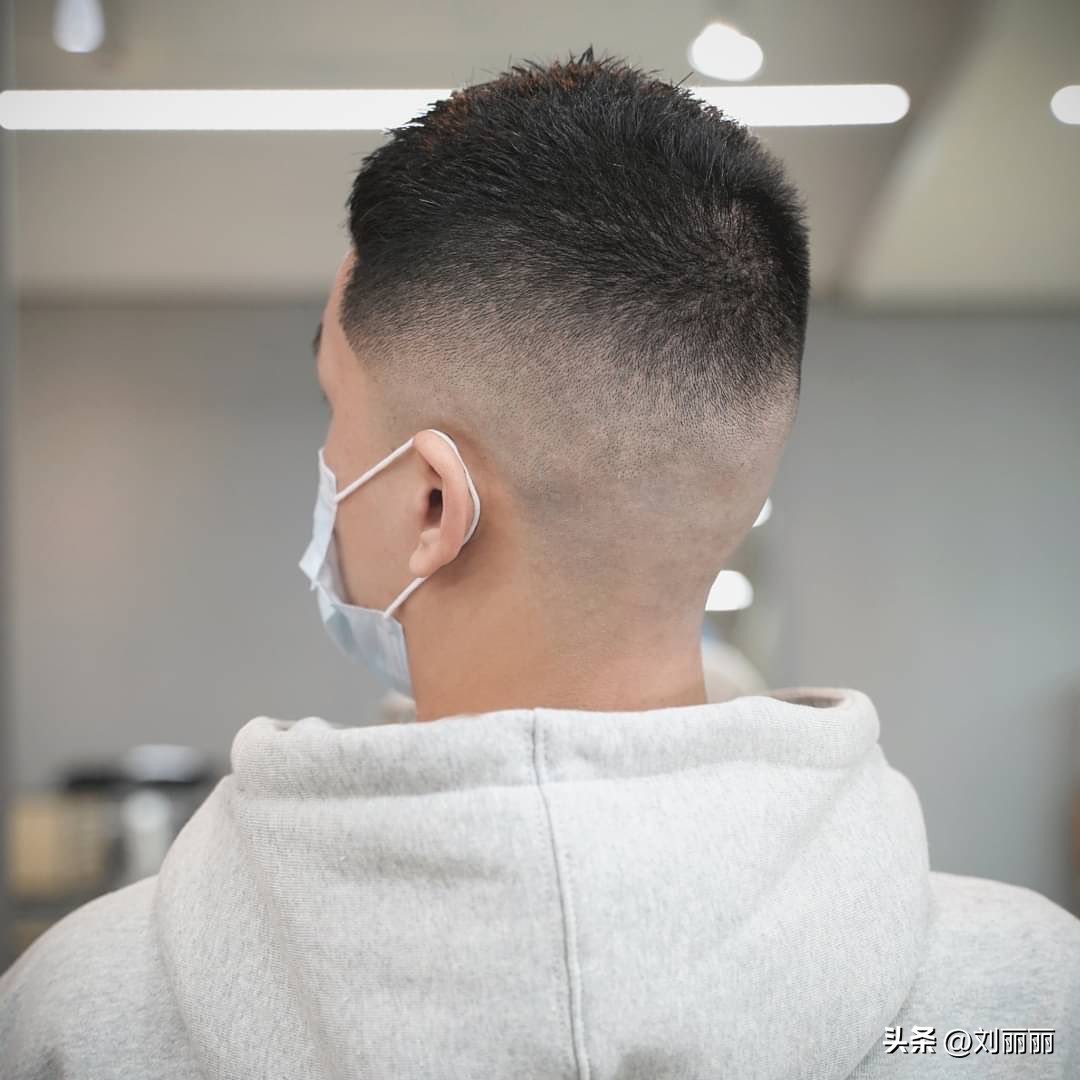 欧美短发型2021流行男士发型,40岁男士发型2021流行发型