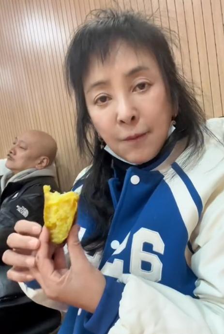 李勤勤近照曝光,李勤勤戴帽子图片