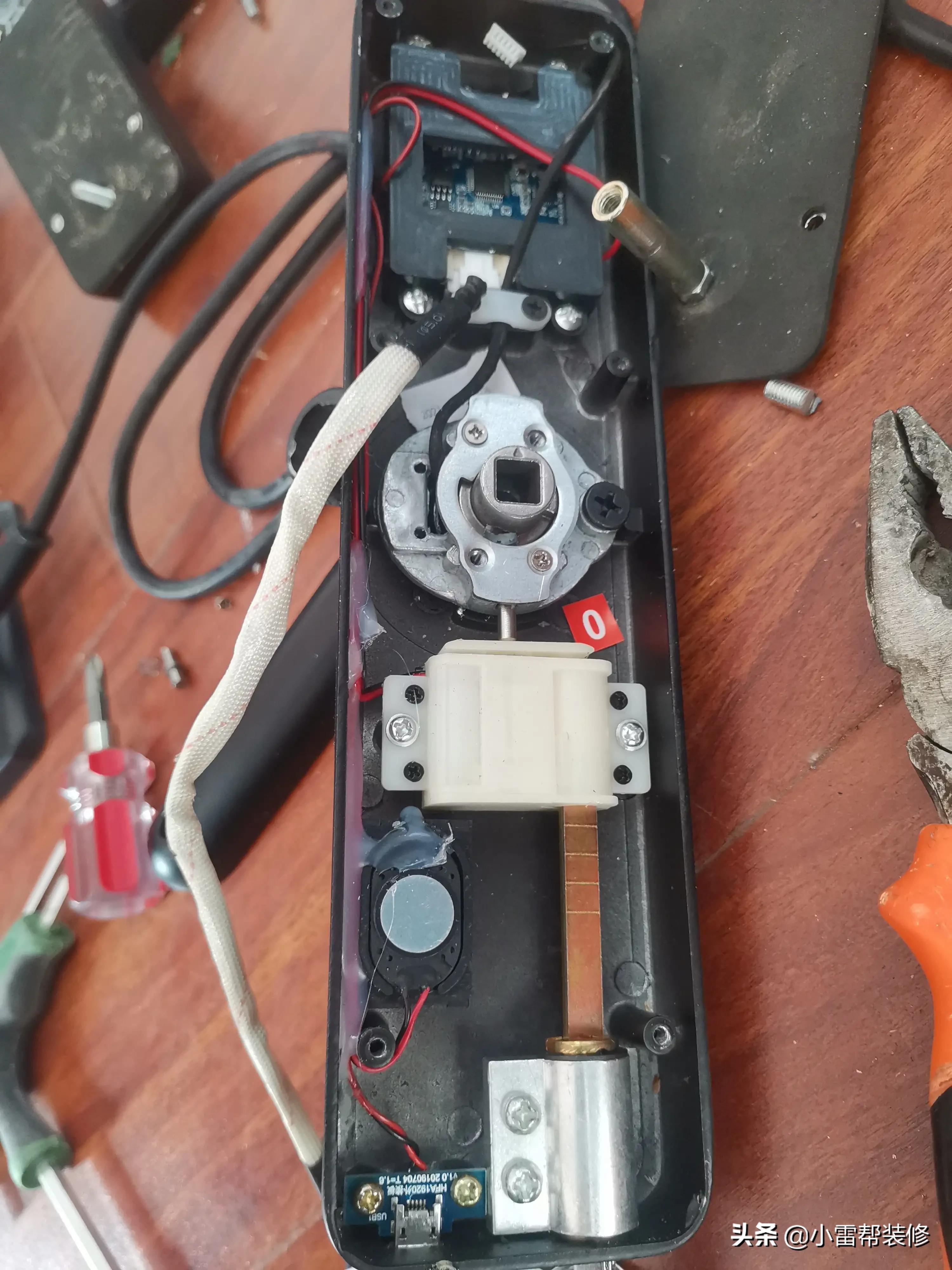 进户门换指纹锁好用吗,进户门装密码锁好吗