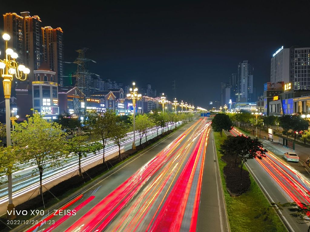 什么手机相机拍照最好看最清晰,日常拍照相机和手机差别大不大