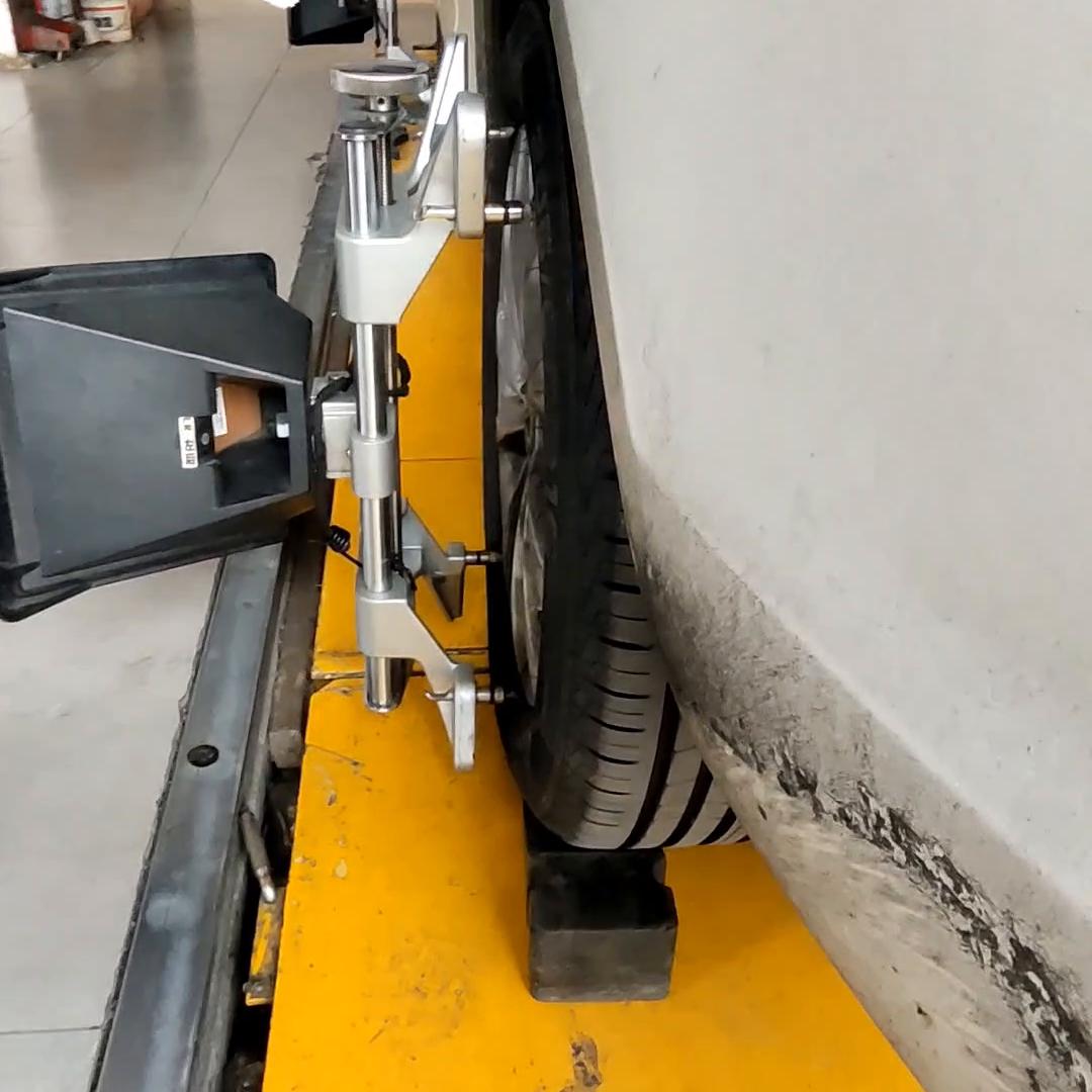 北京四轮定位名图,北京专业汽车四轮定位