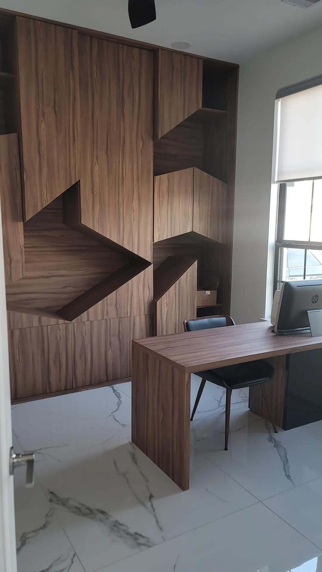 和美国客户签订合同,和美国客户交谈