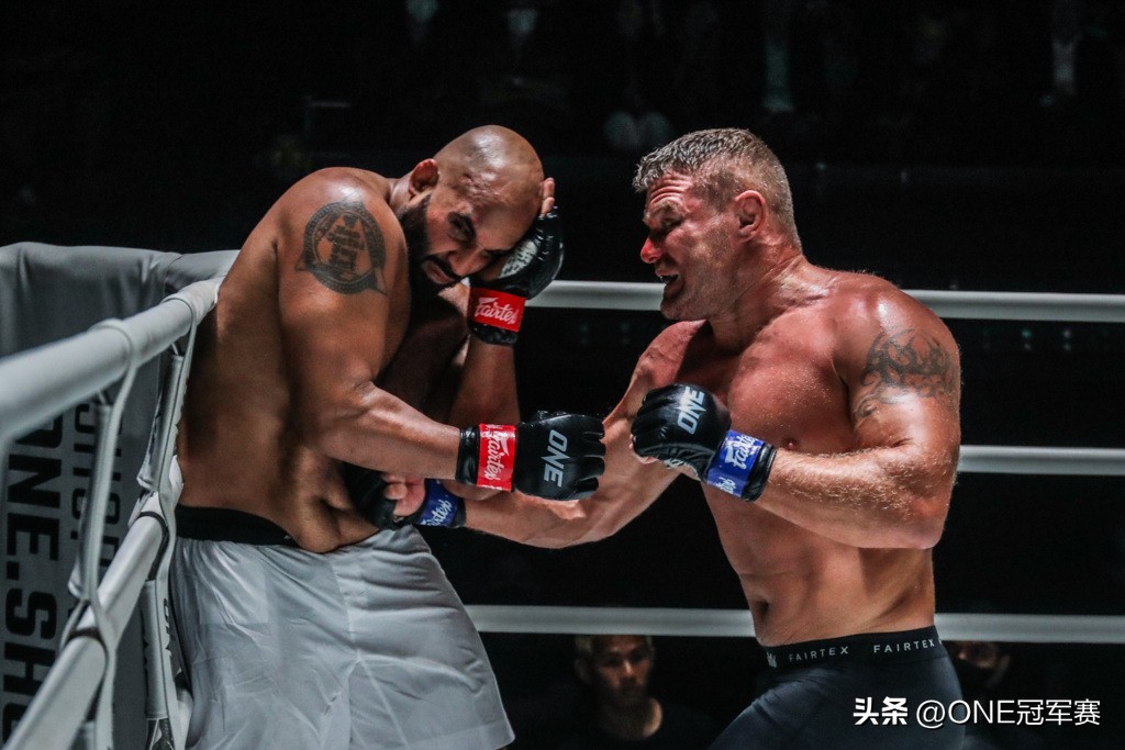 马雷欣是三冠王吗,马雷欣vs里德尔一番战完整版