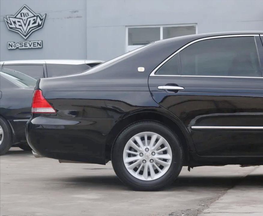 老皇冠全车翻新整备50000元,12代皇冠二手翻新要多少钱