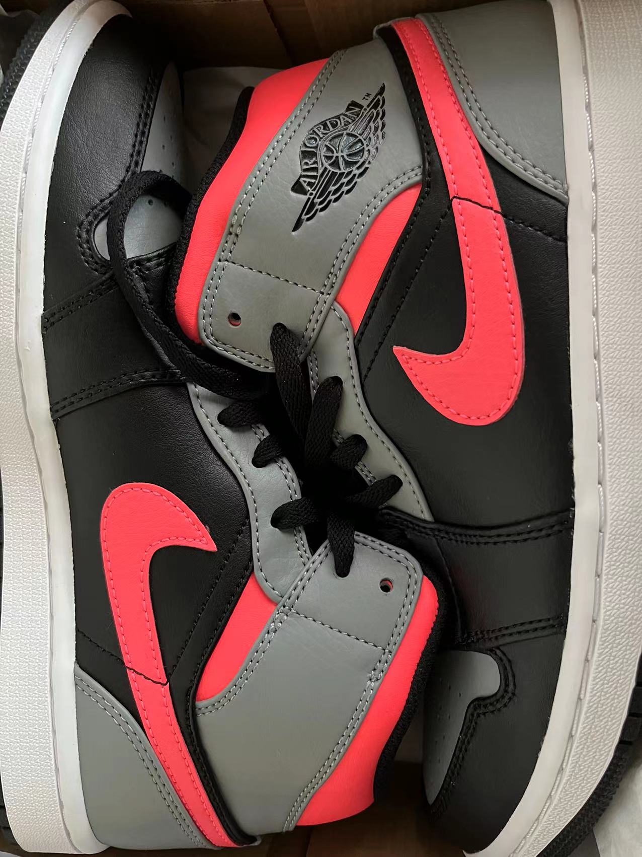 得物上买Nikeaj运动鞋，收到非正品？