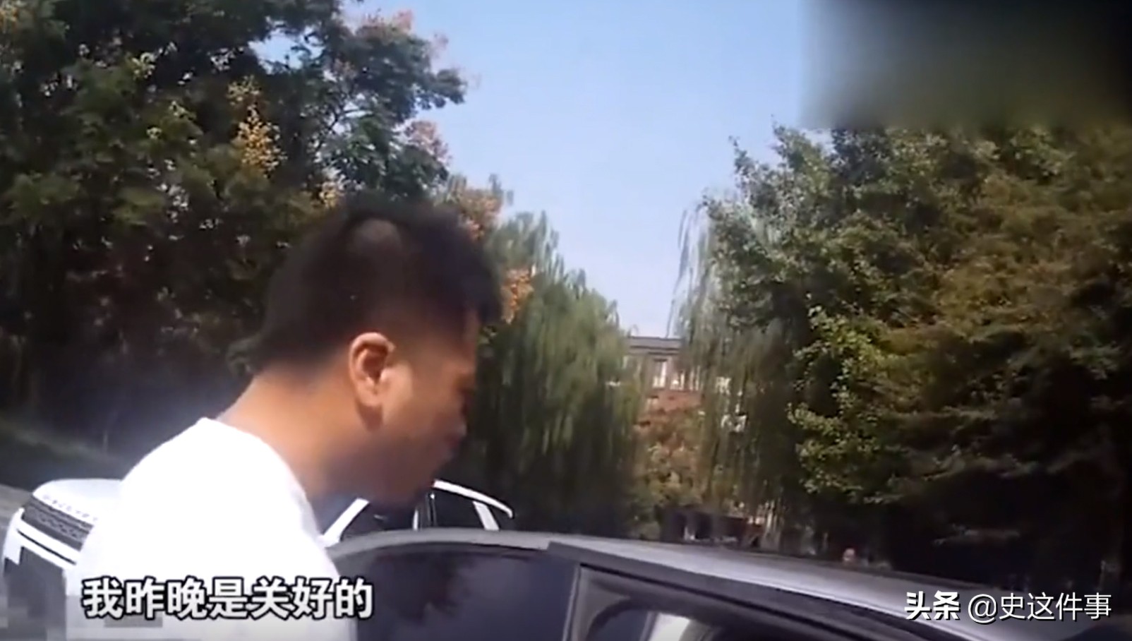 杭州钱塘江一小伙跳河救人,杭州三个小伙救人落水