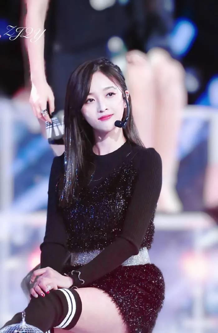 演4部剧，收入上亿元，日收入30万以上，娱乐圈的豪，无人可知