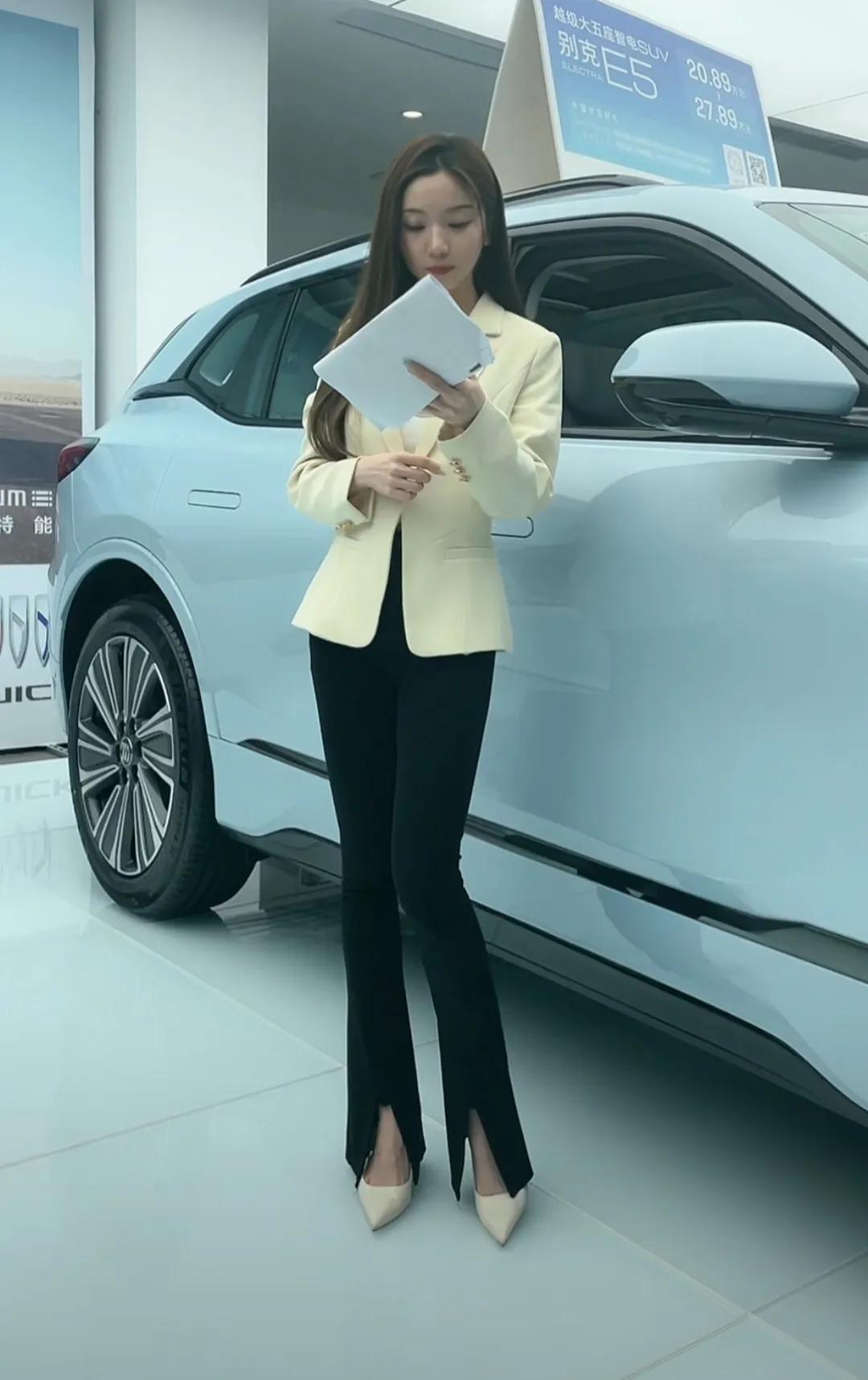 150小个子紧身裤加绒修身,好身材高颜值女人清纯穿搭