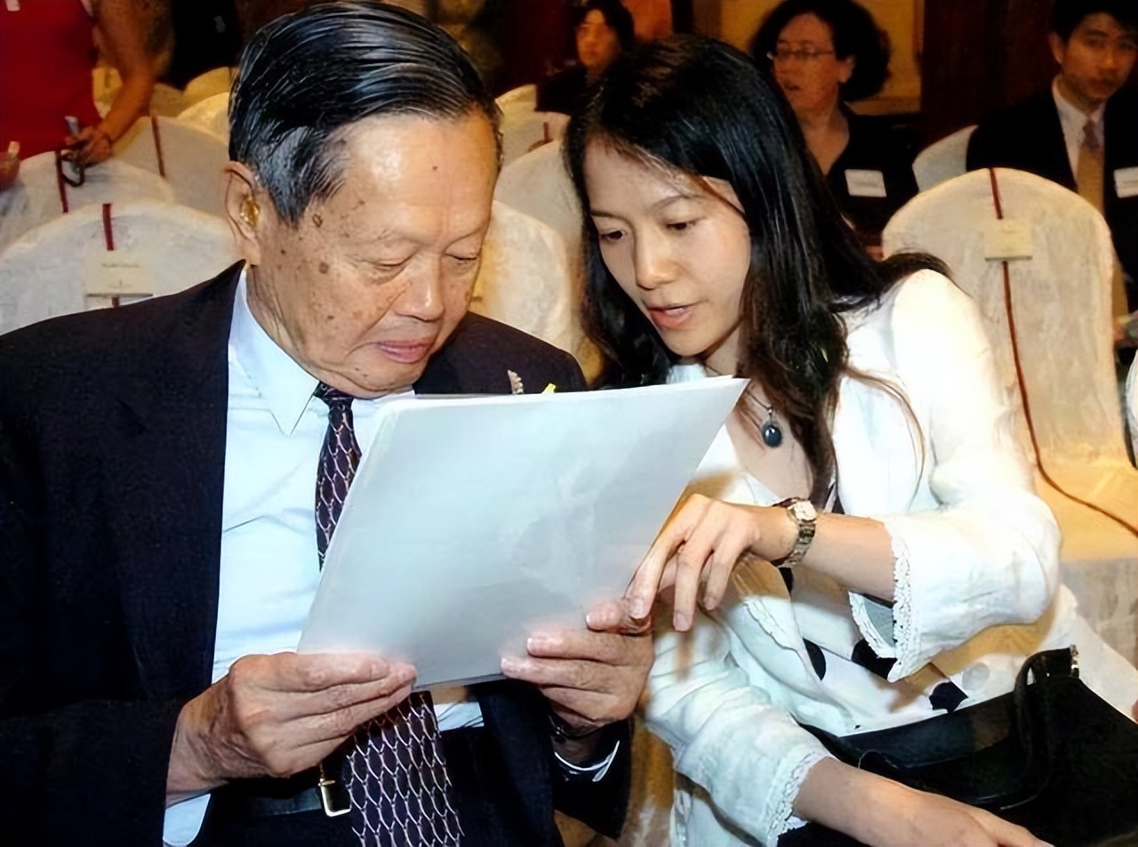 翁帆说出当年嫁82岁杨振宁的原因,翁帆28岁前是做什么的