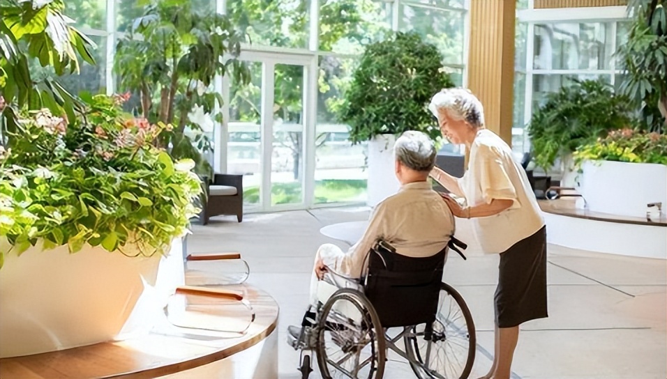 90岁老人在酒店养老,西安最好的养老院多少钱一个月