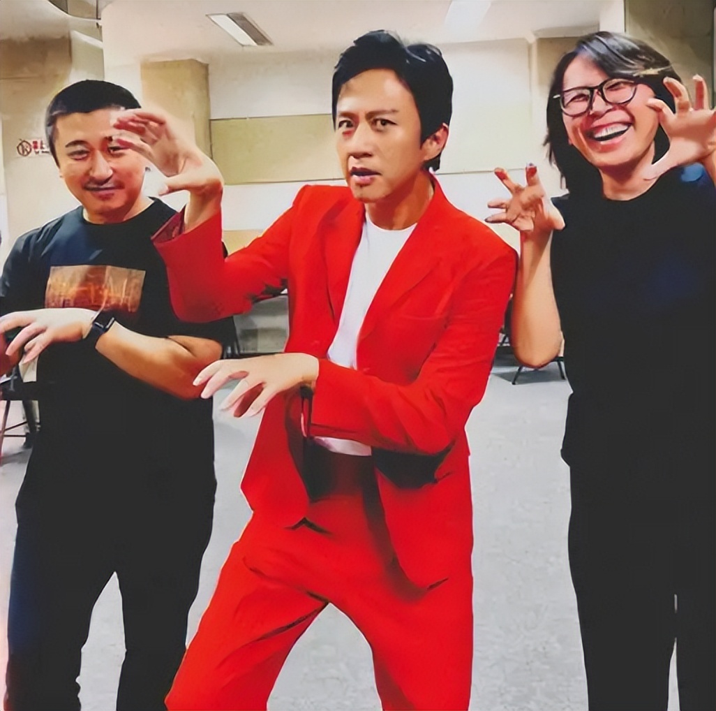 邓超：含金量最低的百亿影帝，和冯小刚结仇十年，坐拥4套豪宅