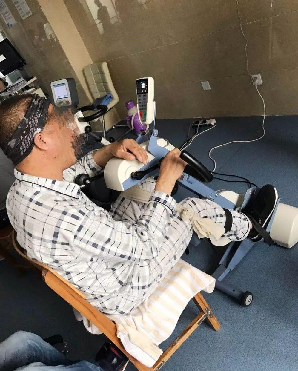 偏瘫后足内翻严重怎么康复锻炼,偏瘫患者足内翻康复训练视频