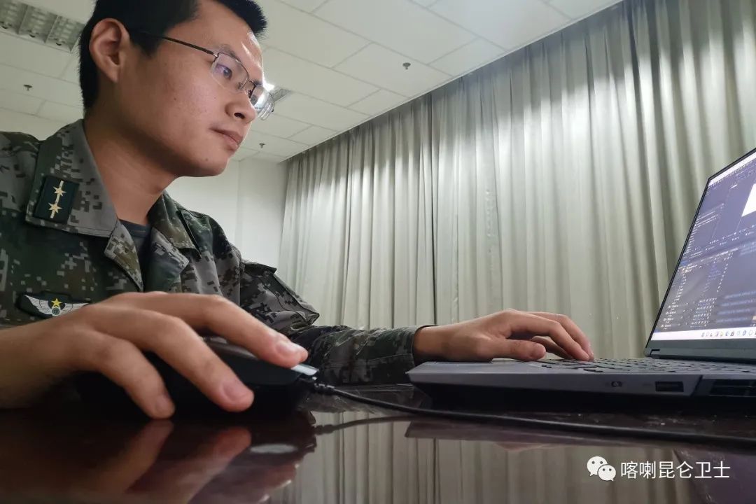 边疆兵记者,有请边防军人走上舞台