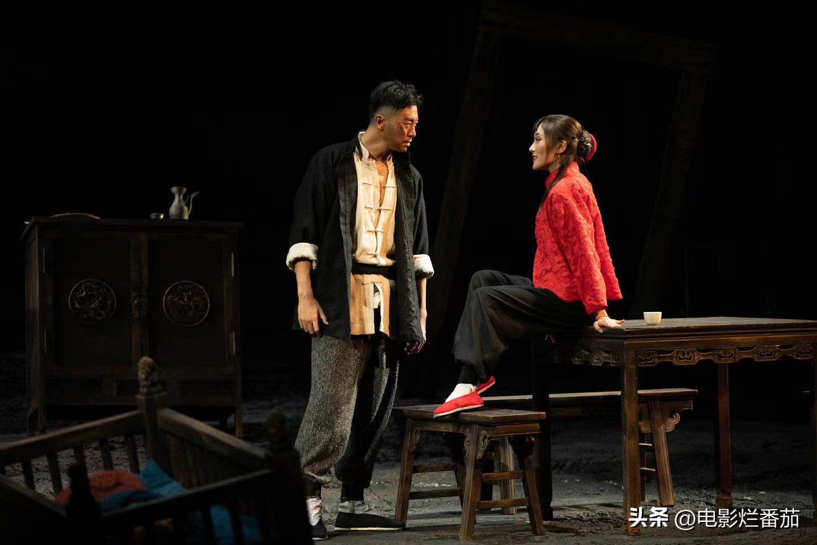 大地是沉郁的，生命藏在里面——人艺新版《原野》的两个亮点