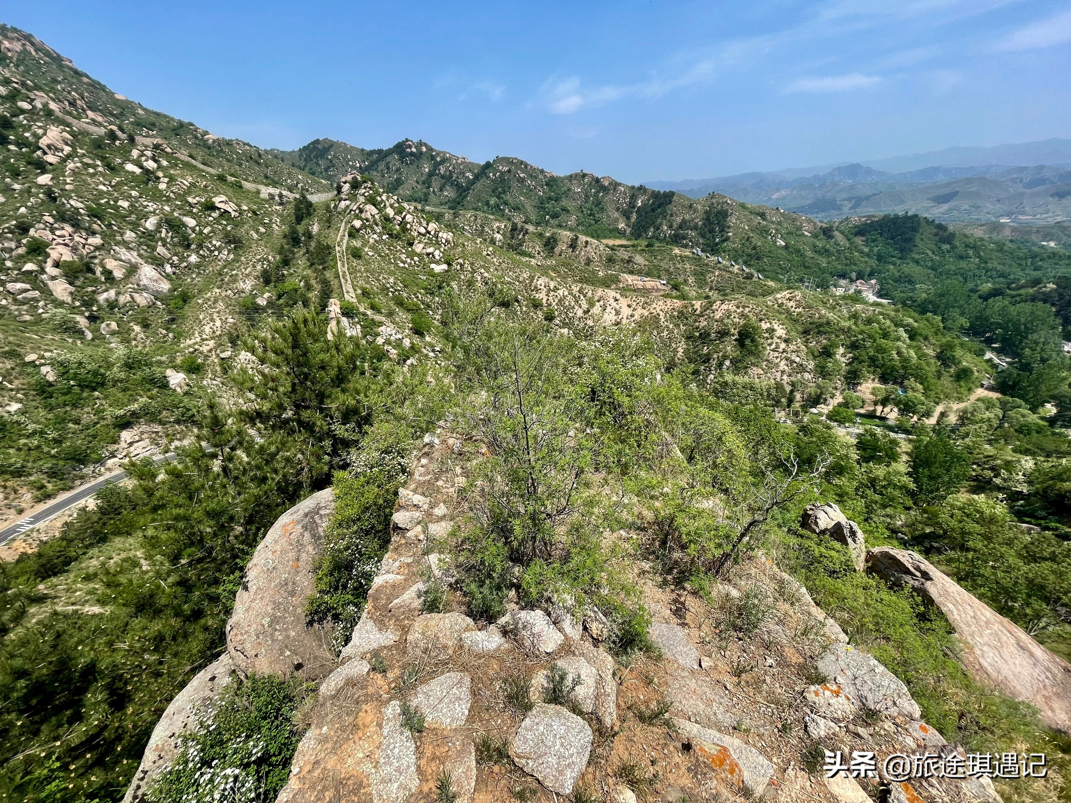 在保定也能感受边塞风情，十几个长城敌楼连成一片，让人大饱眼福