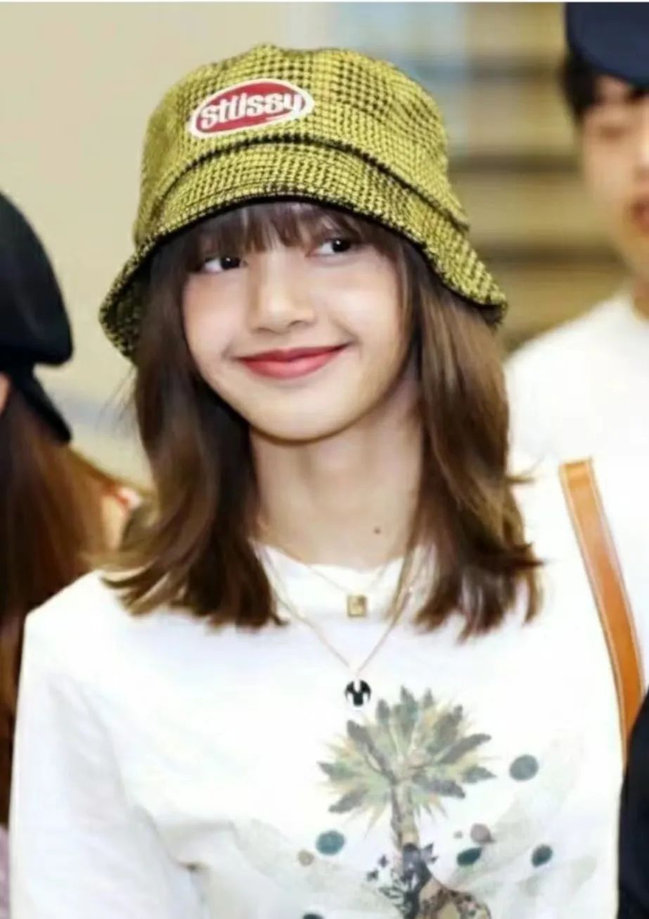 不同的脸型适合什么帽子,什么脸型都适合的帽子