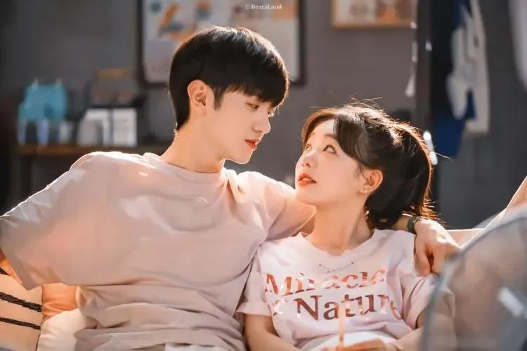 校园青春偶像剧高甜片段,韩剧校园青春偶像剧高甜片段