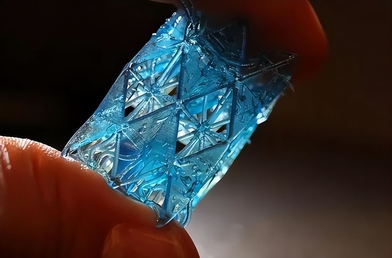 废弃的dvd光盘还有什么作用,为什么现在有人回收dvd旧光盘