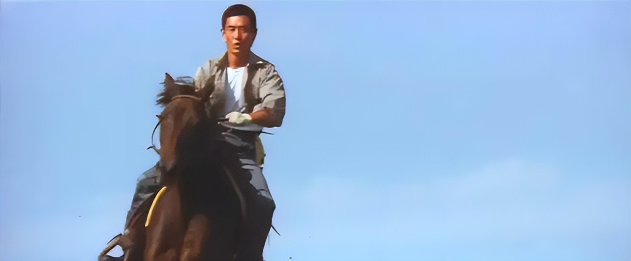 日本演员高仓健逝世,高仓健在日本地位