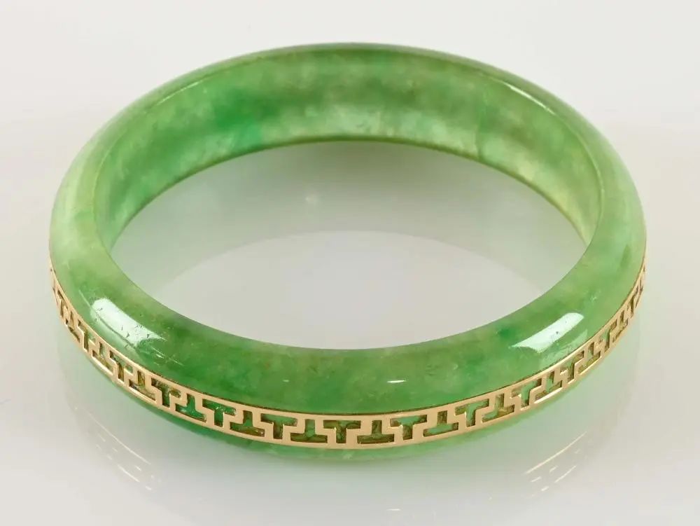 谭松韵关晓彤金鹰节,关晓彤谭松韵红毯走秀