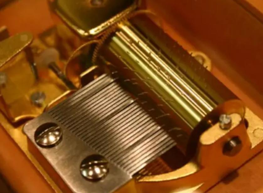 你以为它是音响其实它是装饰,神奇的八音盒