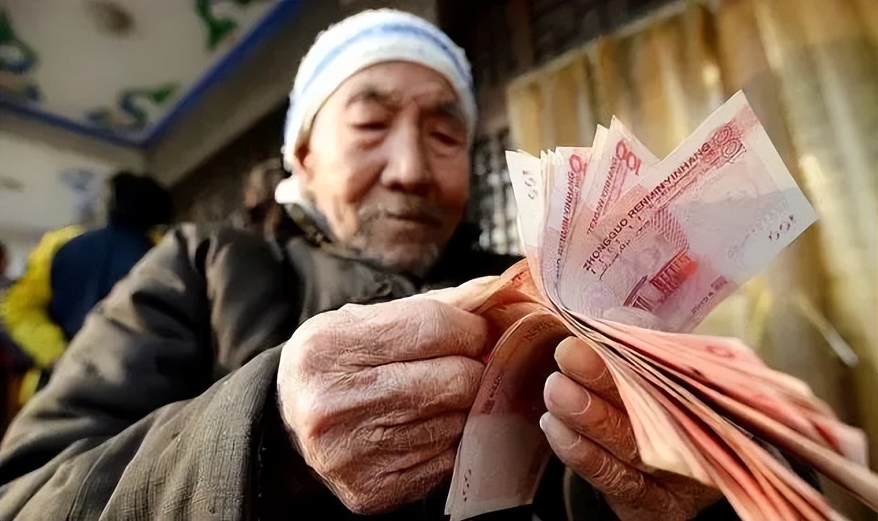 农民工要怎样在农村养老,县城成为大龄农民工养老新选择