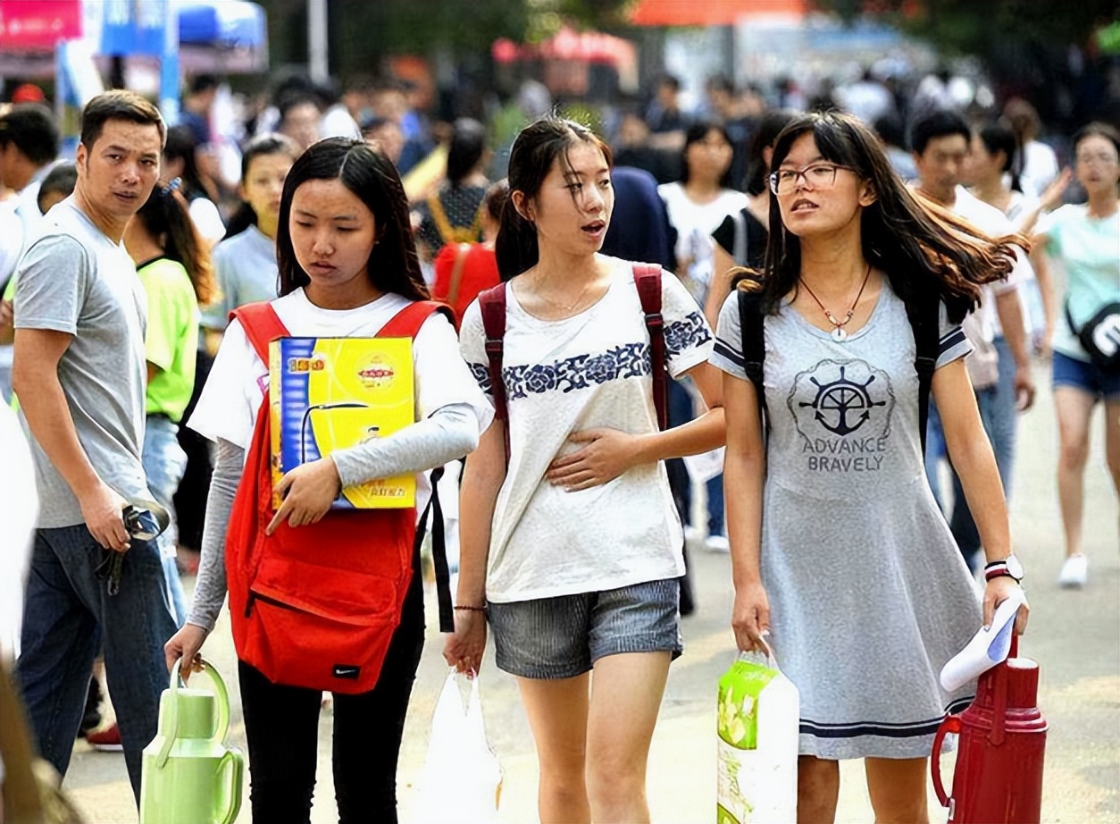 放弃三本选大专对吗,放弃民办二本选择公办专科的忠告