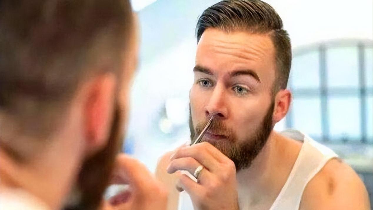 为什么男人的鼻毛总是窜出来,为什么男生的鼻毛总是往外长