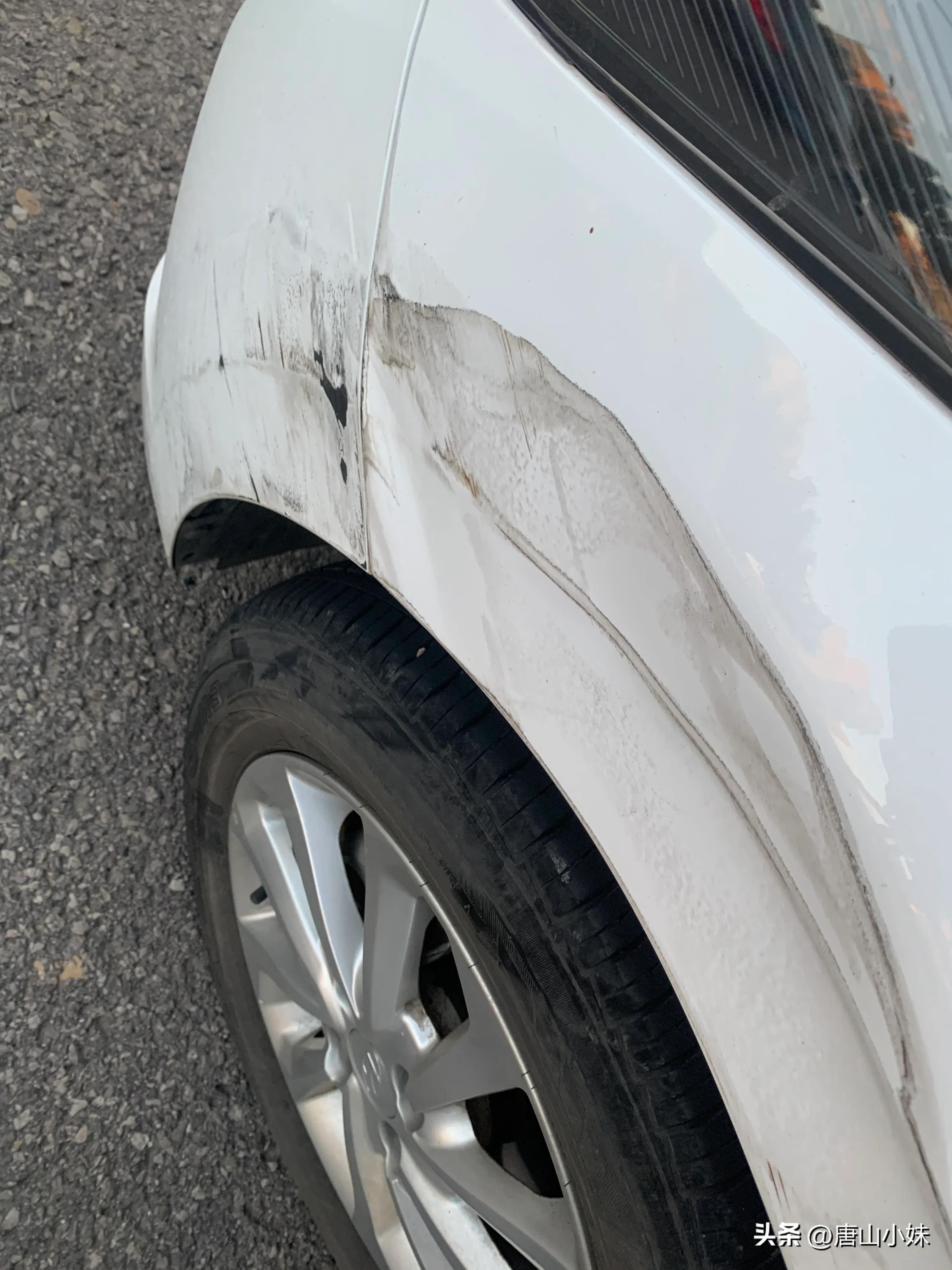 擦伤别人的车跑了怎么处理,车自己擦伤怎么报保险