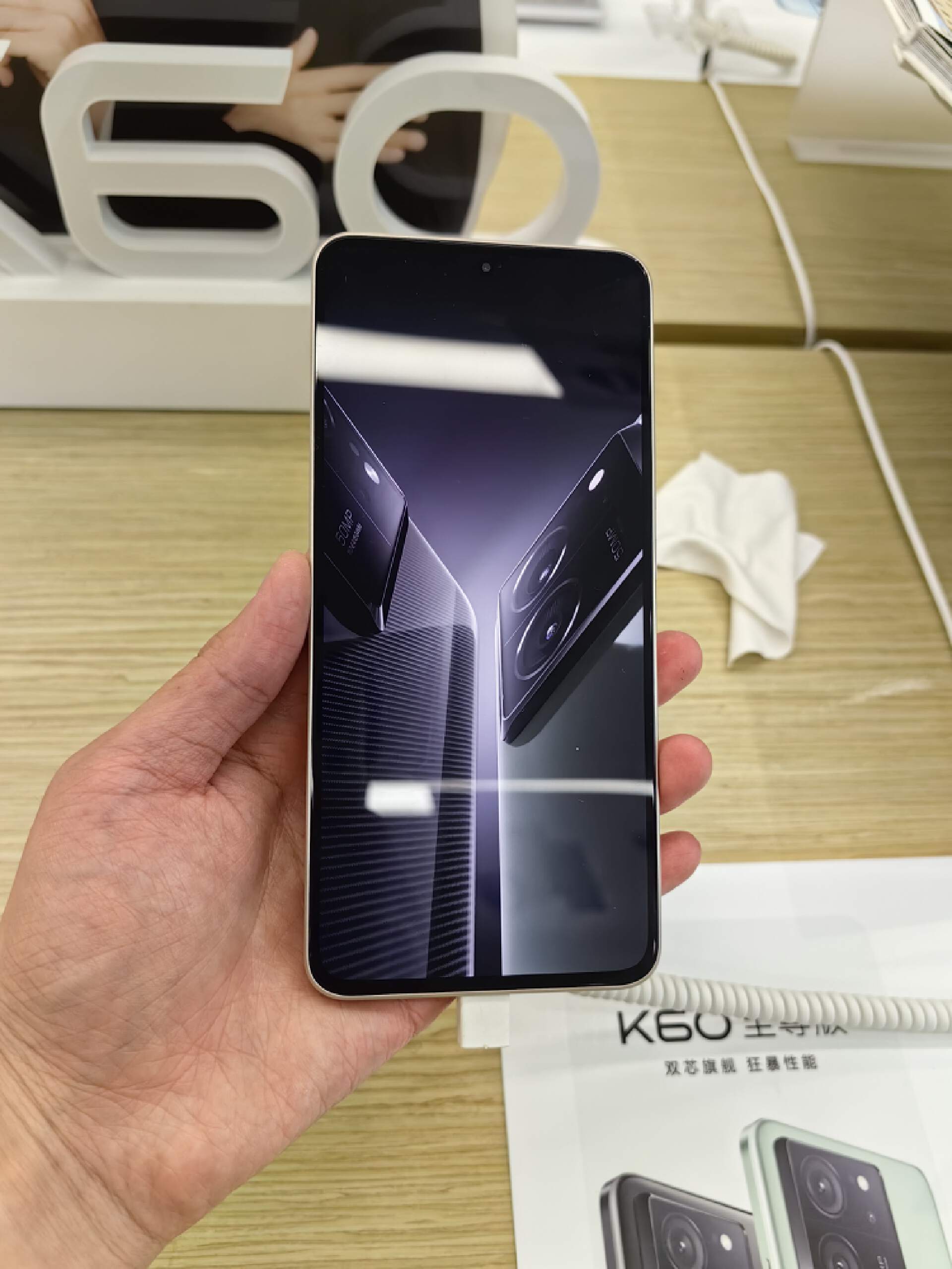 redmi3000以下买什么,redmik60至尊版和k60选择哪个好