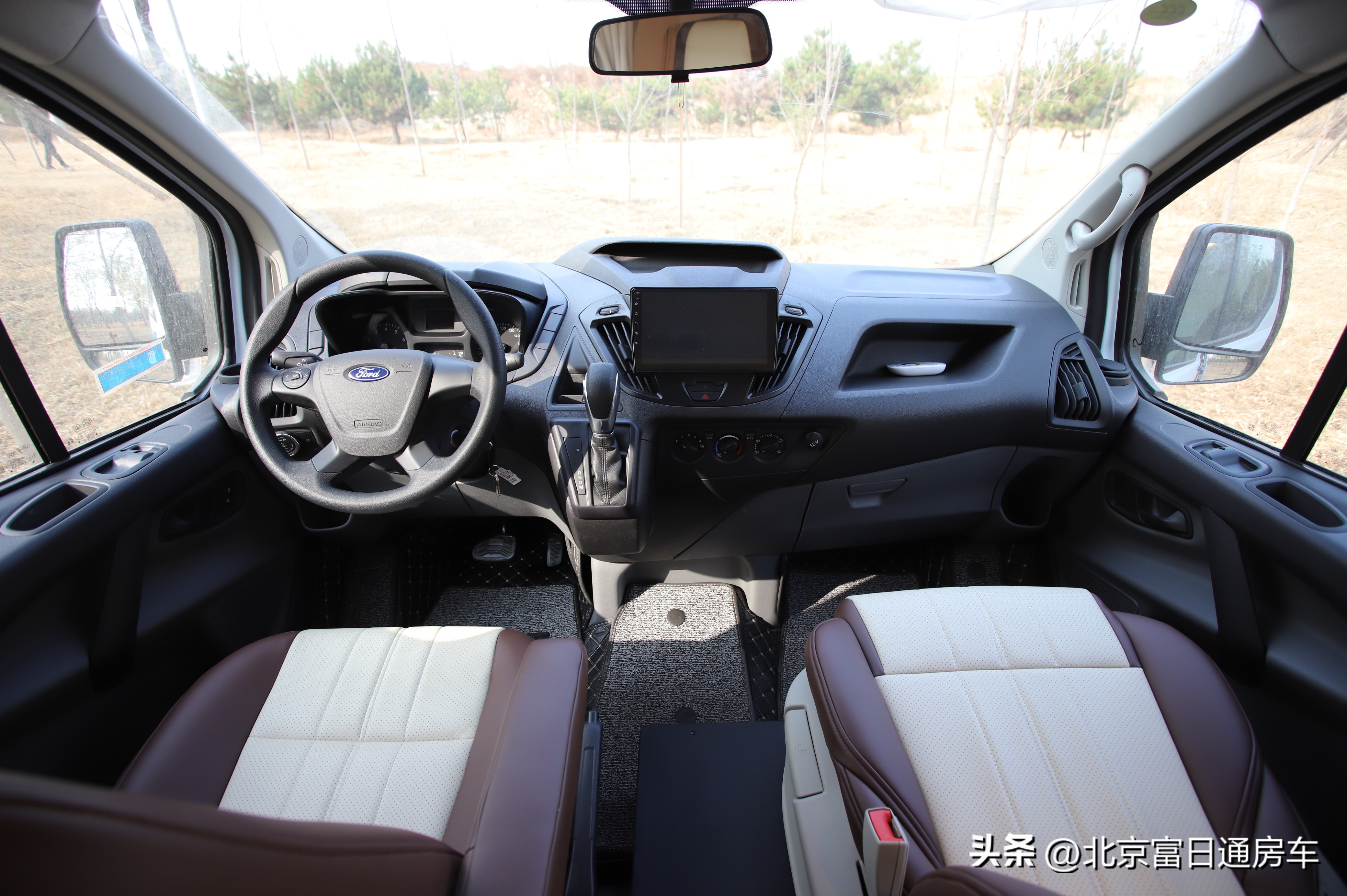 自带全封闭帐篷越野房车,模块化露营房车车长4米重500