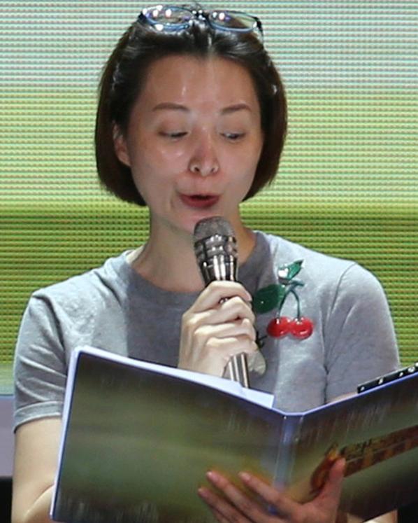 宋轶赵丽颖最新剧照,赵丽颖拍戏毛孔太抢镜