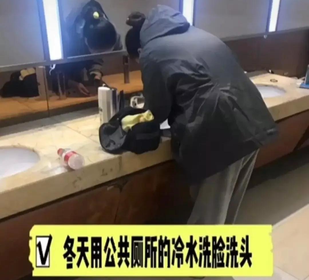 女生摆摊两年送男友28件礼物后续,女孩摆摊两年给男友28件后续礼物