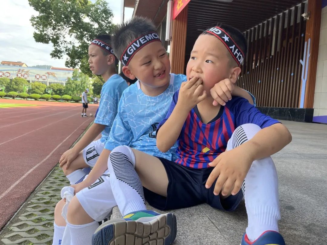 融爱故事丨绿茵场上吸睛的孤独症足球队