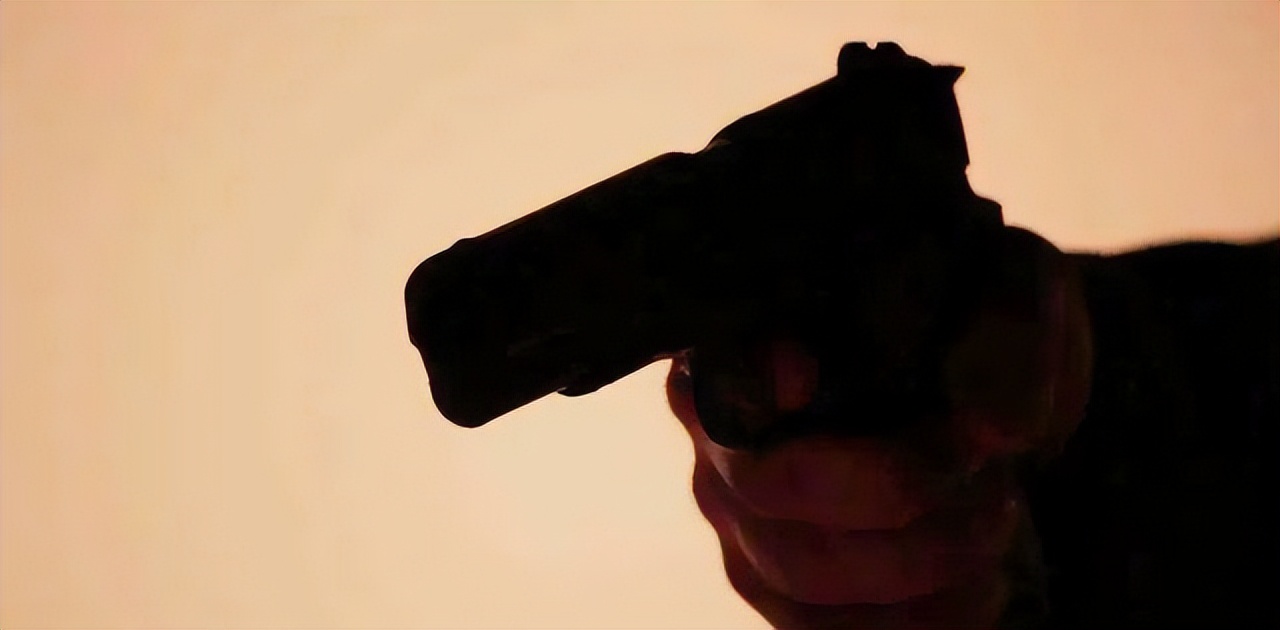 48年一国军军官被下令枪决，行刑前他拒绝下跪，高呼：毛主席万岁