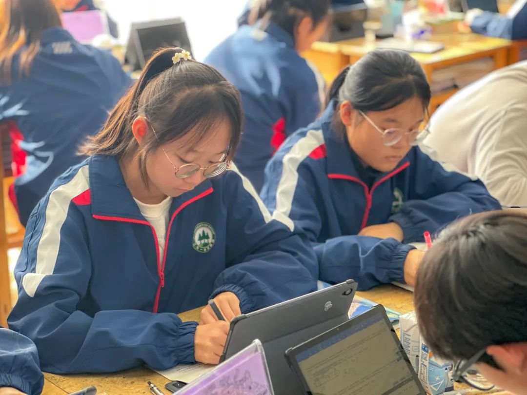 南湖行知丨【战“疫”线下篇】封校不封爱,温暖一直在