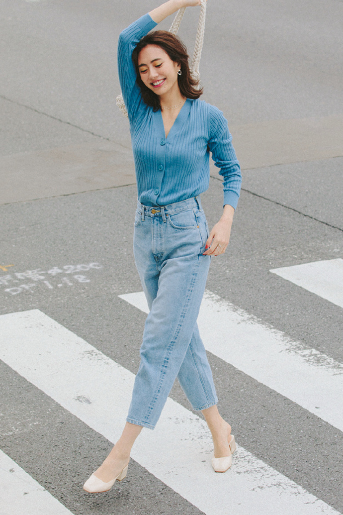 劝衣服别买太多,早春卫衣内搭衬衫