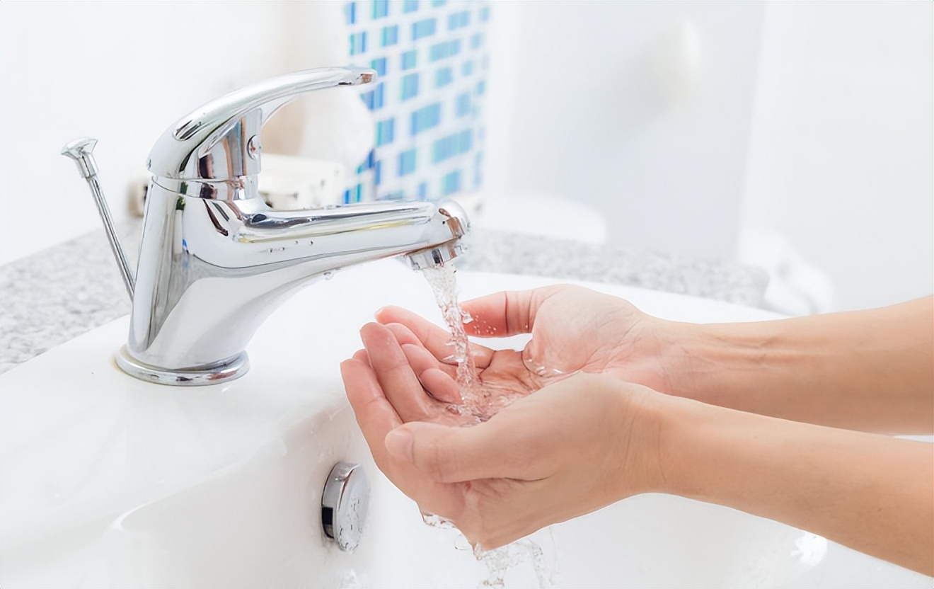 61岁老夫妻一周三次同房，干涩疼痛，用润滑液对身体有危害吗？