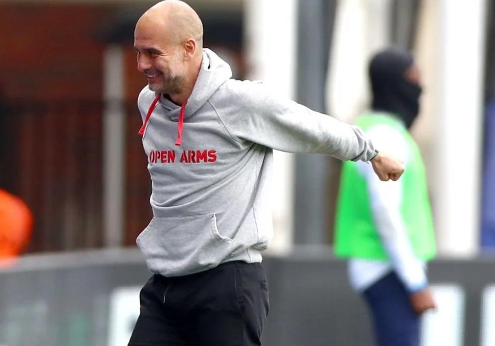 瓜迪奥拉让伊布做配角，伊布哪能受得了这种气，仇恨自此落下