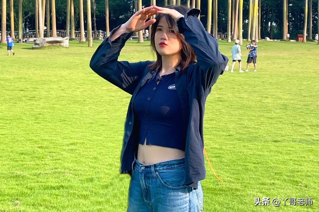 上衣露脐装初中生,初中女生穿露脐装好吗